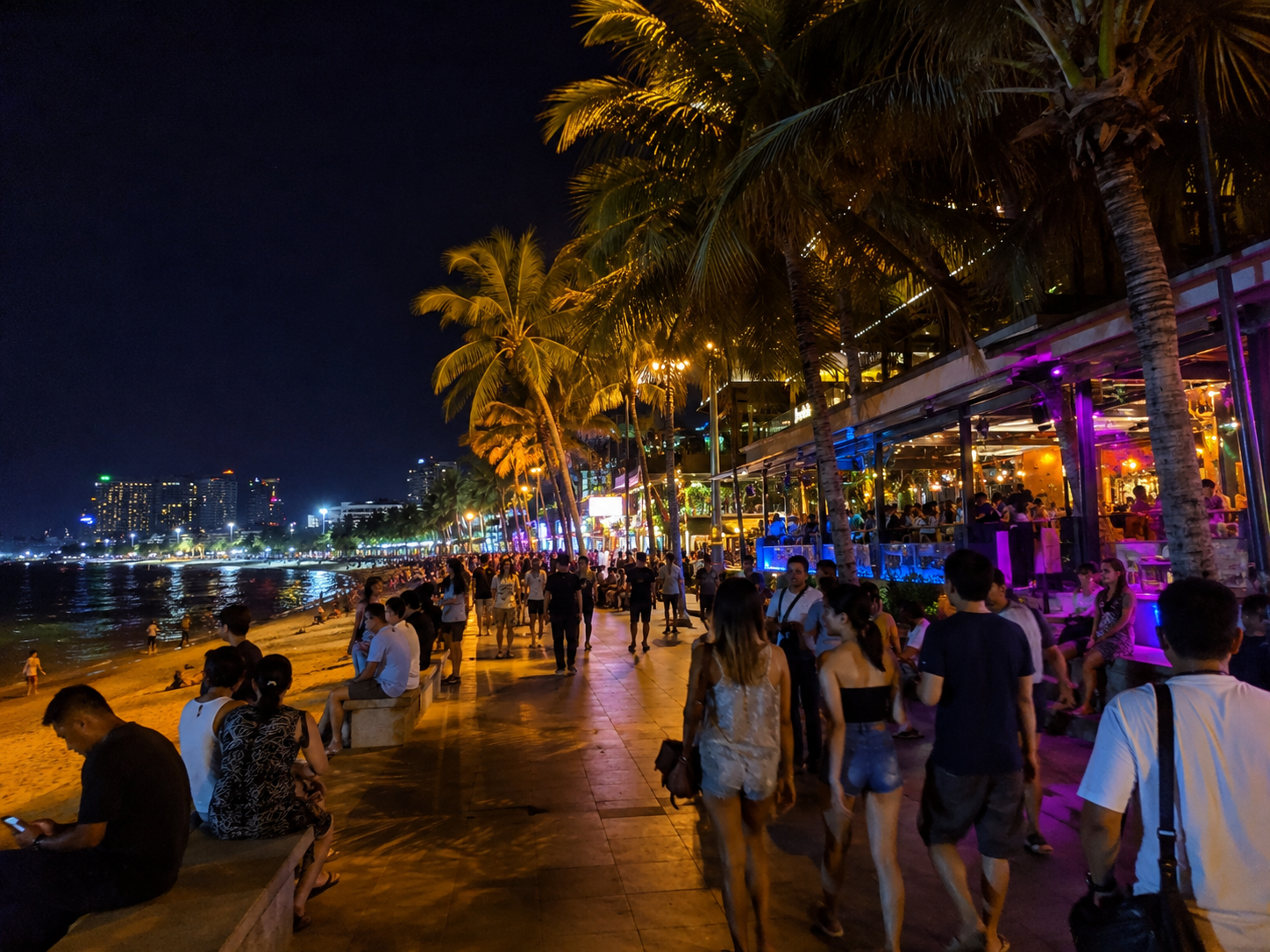 Découvrir Pattaya : Un voyage nocturne